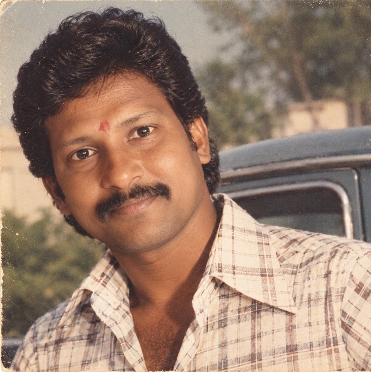 Srikanth Raju - సూర్యవంశం సినిమాలో రాధిక లాగ ముసుగు... | Facebook