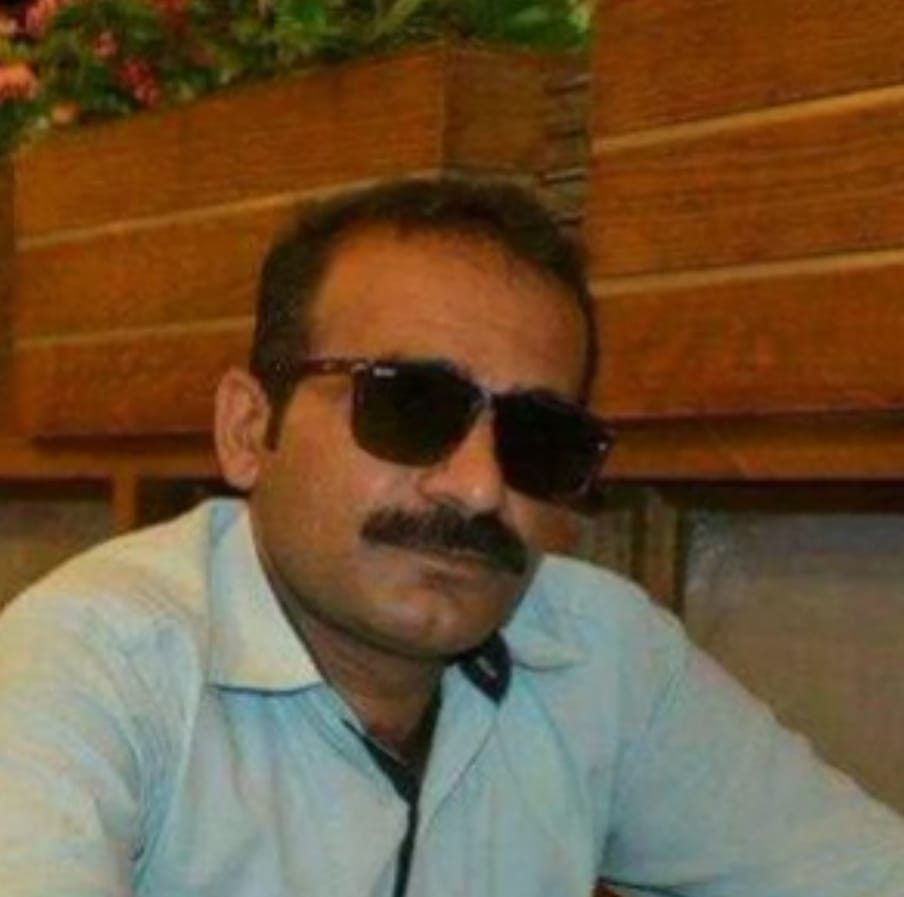 یہاں وہی لوگ بیٹھتے اور انتظار کرتے ہیں جو واقعی آپ کے آپنے ہوتے ہیں ...