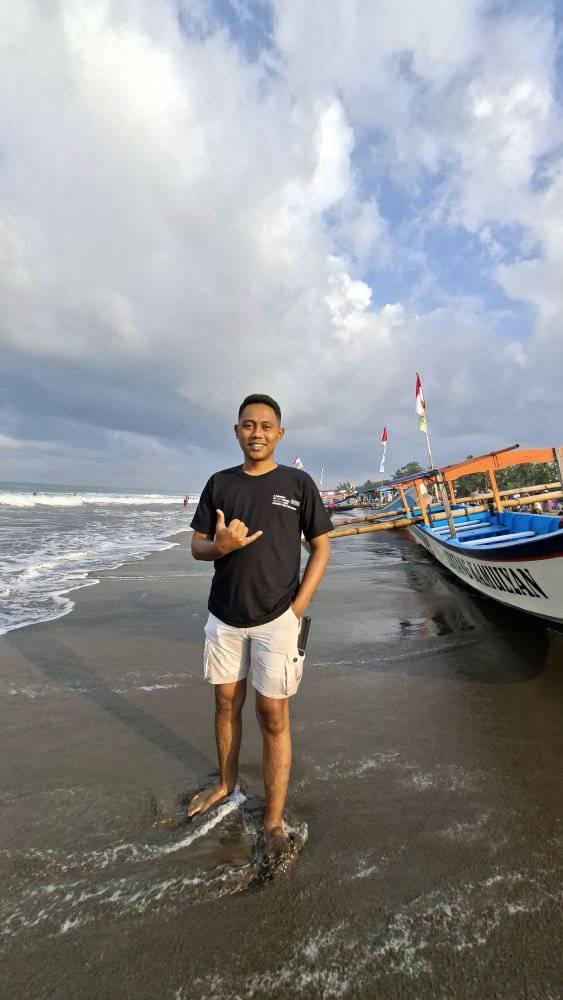 Hoyong di spil saurna #karyaseni #pandebesi #orangsunda | Robi Septiana ...