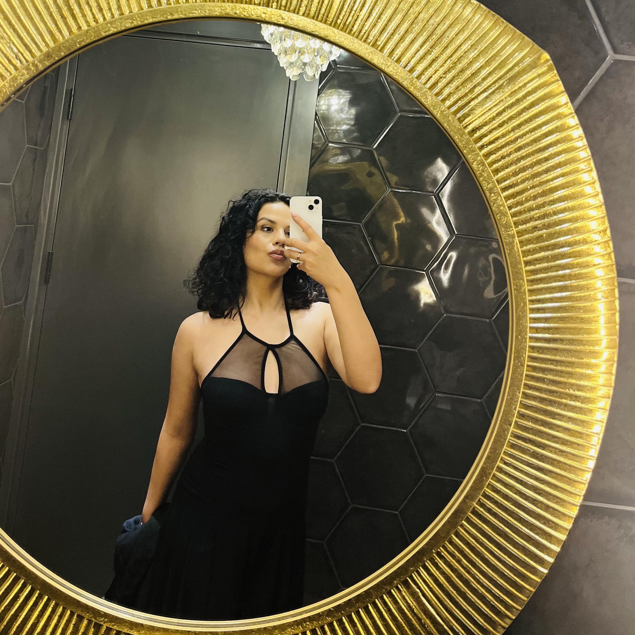Anuka Tkhelidze