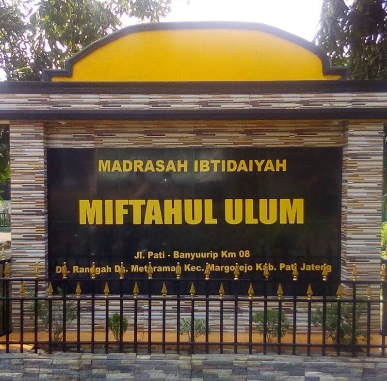  MI Miftahul Ulum Motiv 