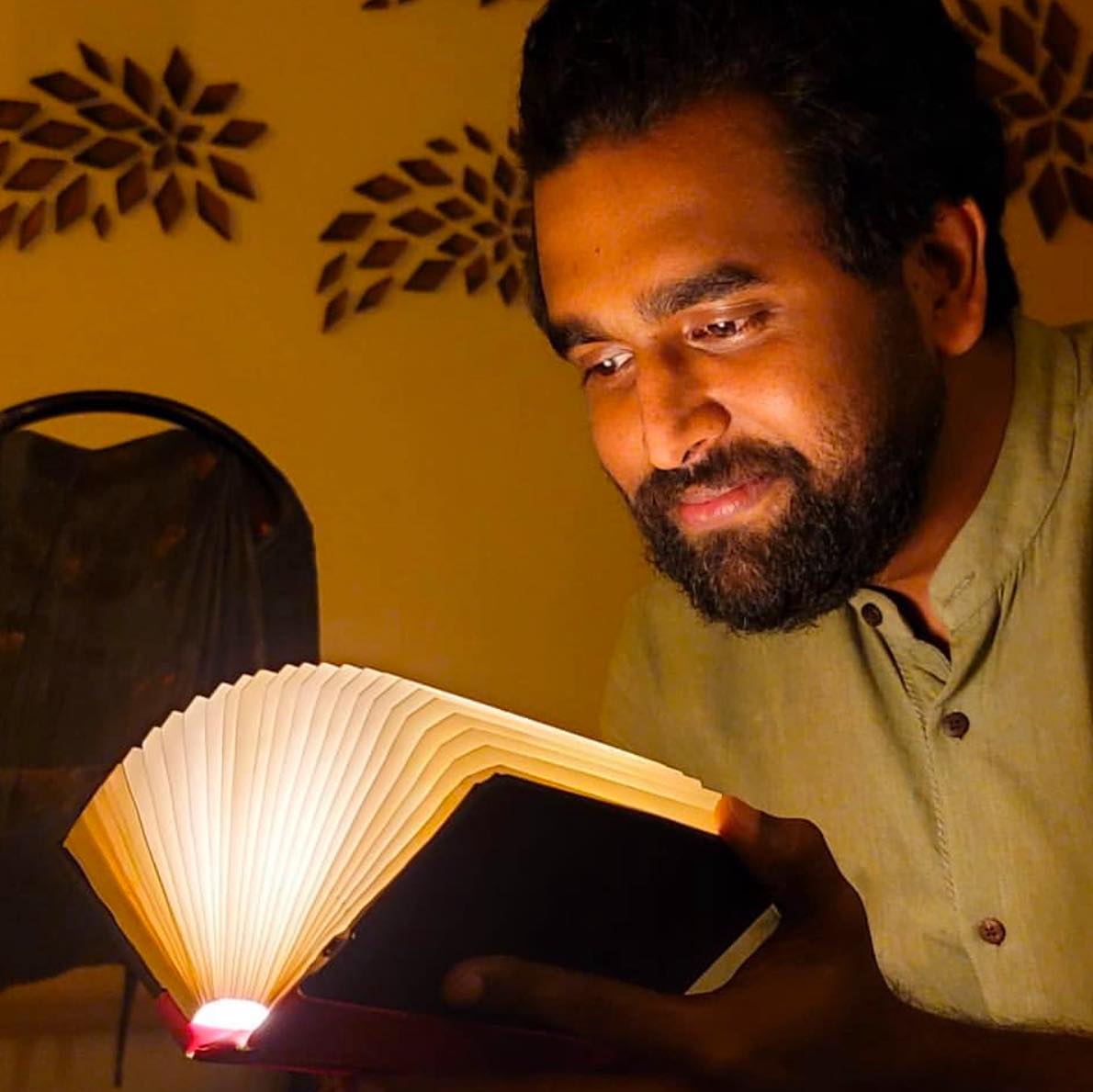 ഇന്ന് വന്ദേമാതരം തടഞ്ഞു ... നന്ദേട്ടനെ തടഞ്ഞു... മുൻപ് ഞങ്ങളെയും ഒന്ന് ...