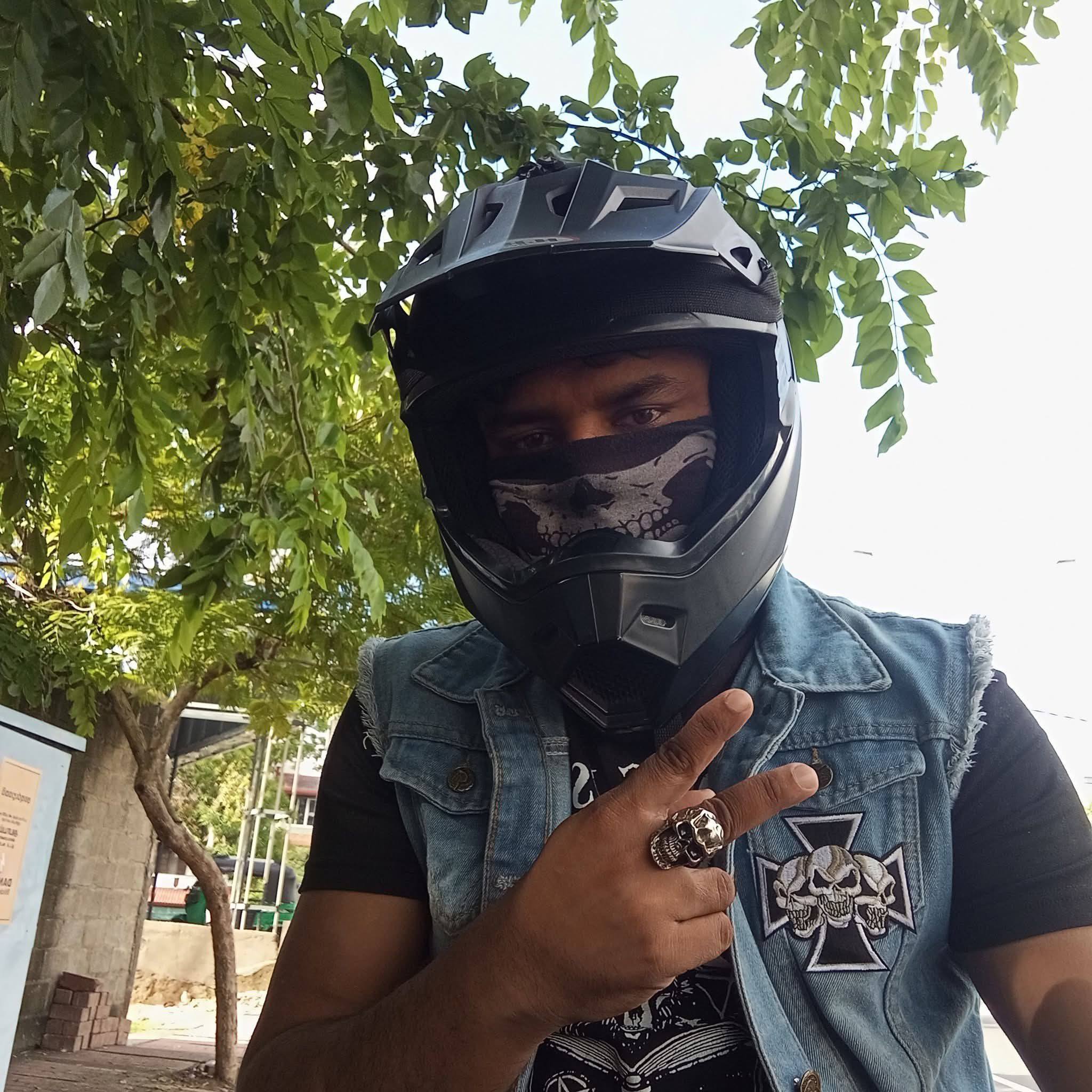 ළමයා රිලවෙක් කරන දෙමව්පියෝ... #SriLankaPolice #sandunekanayaka # ...