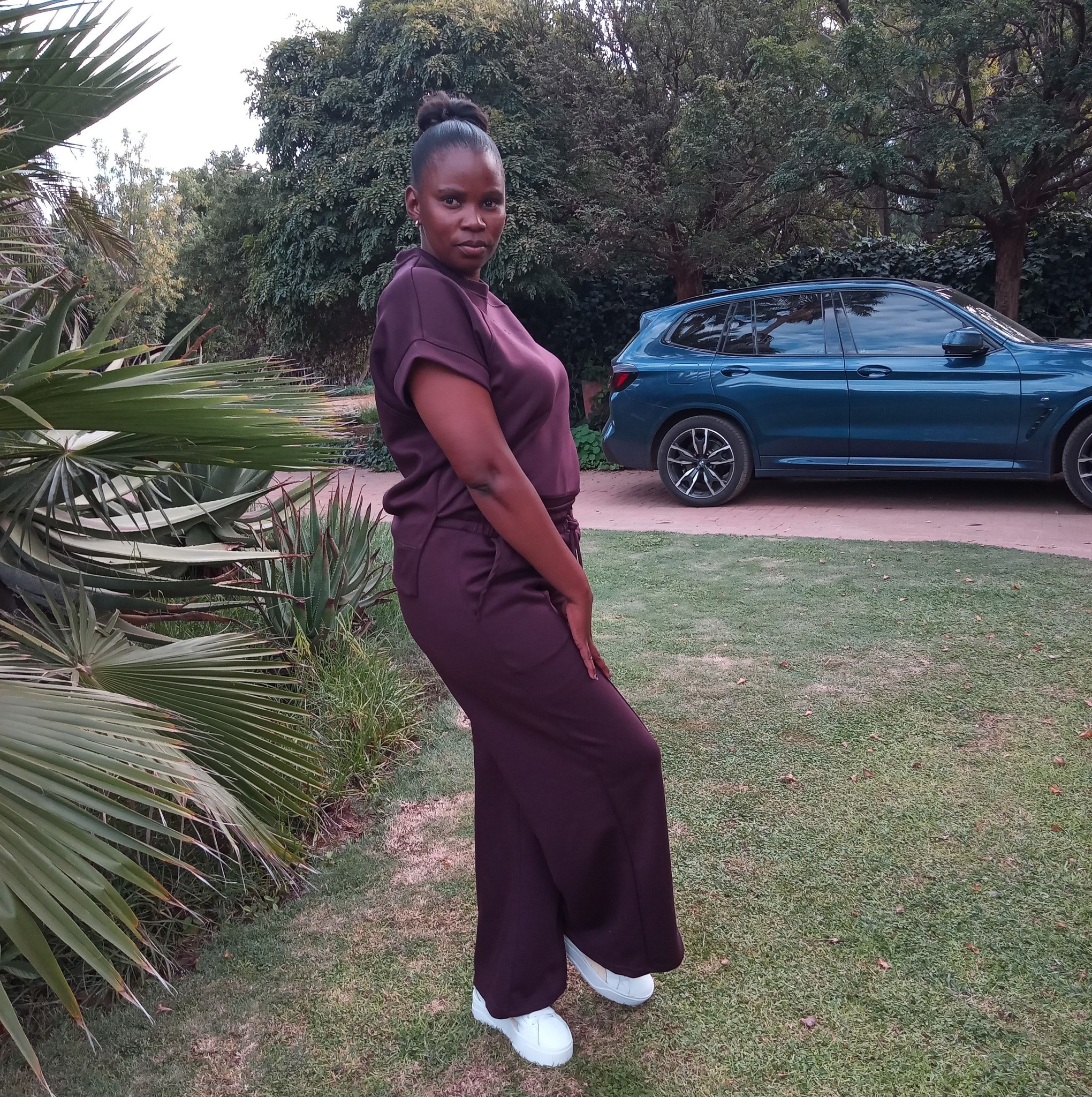 Nna ka ipotsa why ke tshega soo 😆 🤣 😂 Bo lady bo ntlhotse kgale neh ...