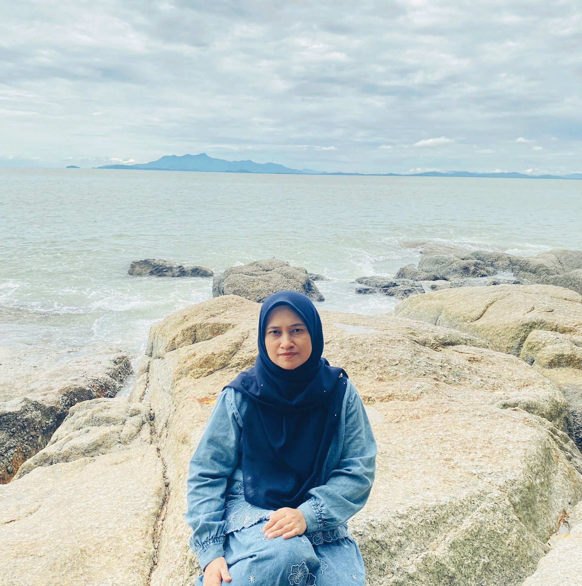Moon - ASSALAMULAIKUM, SIAPA NAK BAJU KURUNG FREE ⁉️ Kak Moon dan lama ...