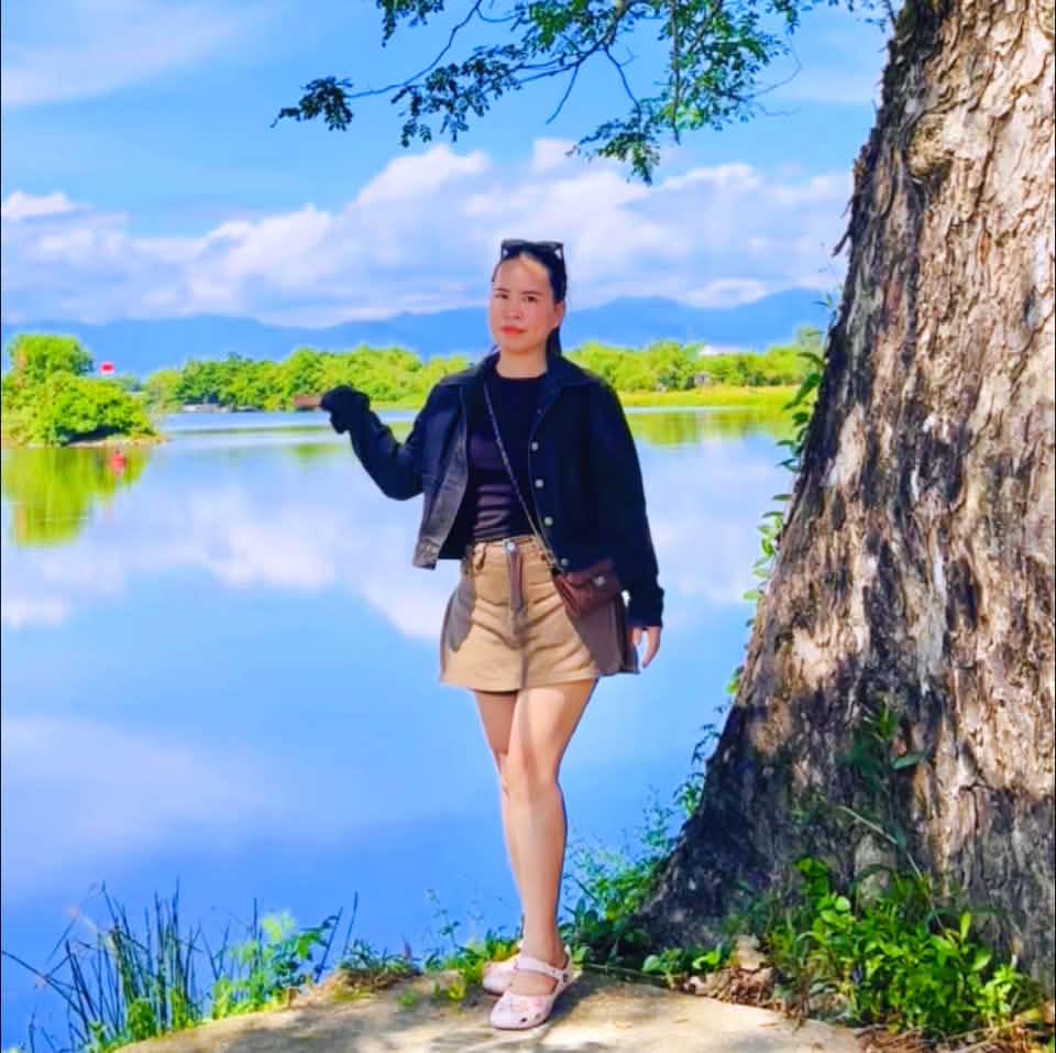 Bếp giới thiệu giọng Mỹ Chánh sơ tí.Ngày mai gt nghề nghiệp, chồng ,con ...
