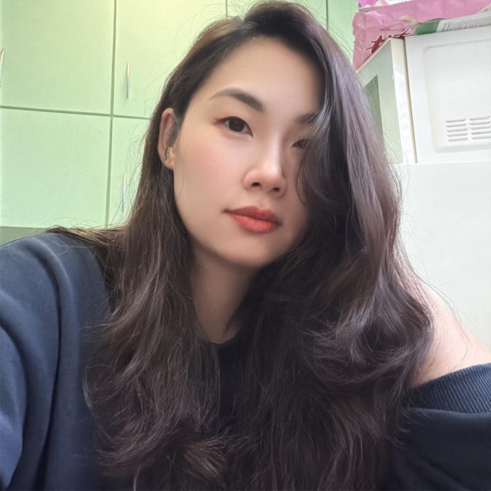 Ôi đẹp dã man . Đủ 1 mâm luôn các bác ạ . Gốm sứ cao cấp xịn Cú pháp ...