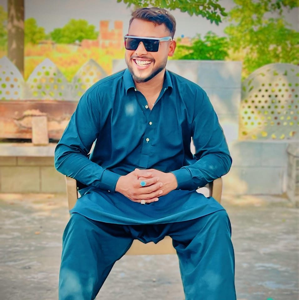 لو جی ڈاکٹر وی آگیا | Waqas Bhinder