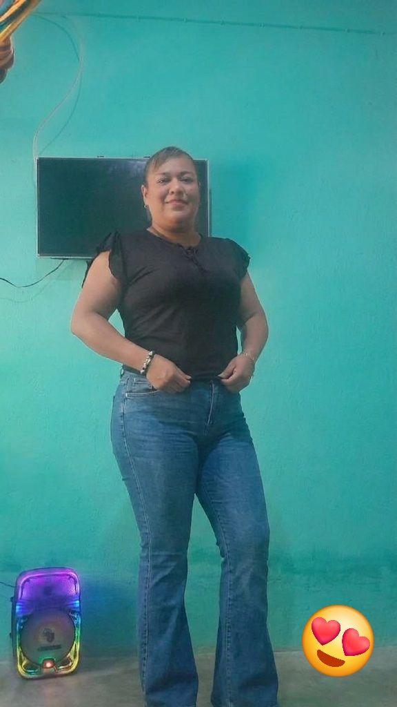 y diciéndome te ries de mi o te ries con migo sin imaguinar que es xk ...