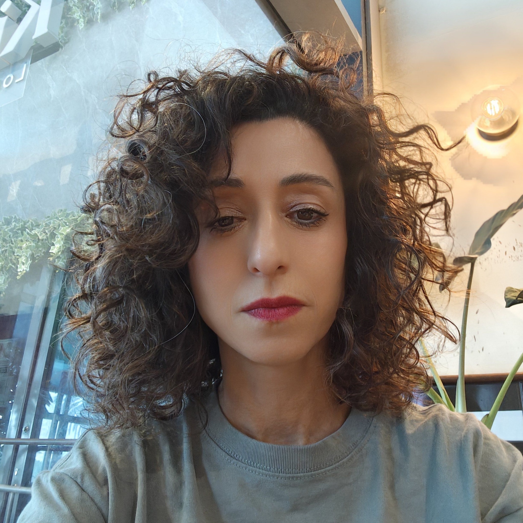 עיצוב חרא | הפעם העיצוב הוא פחות חרא ויותר נסתר | Facebook