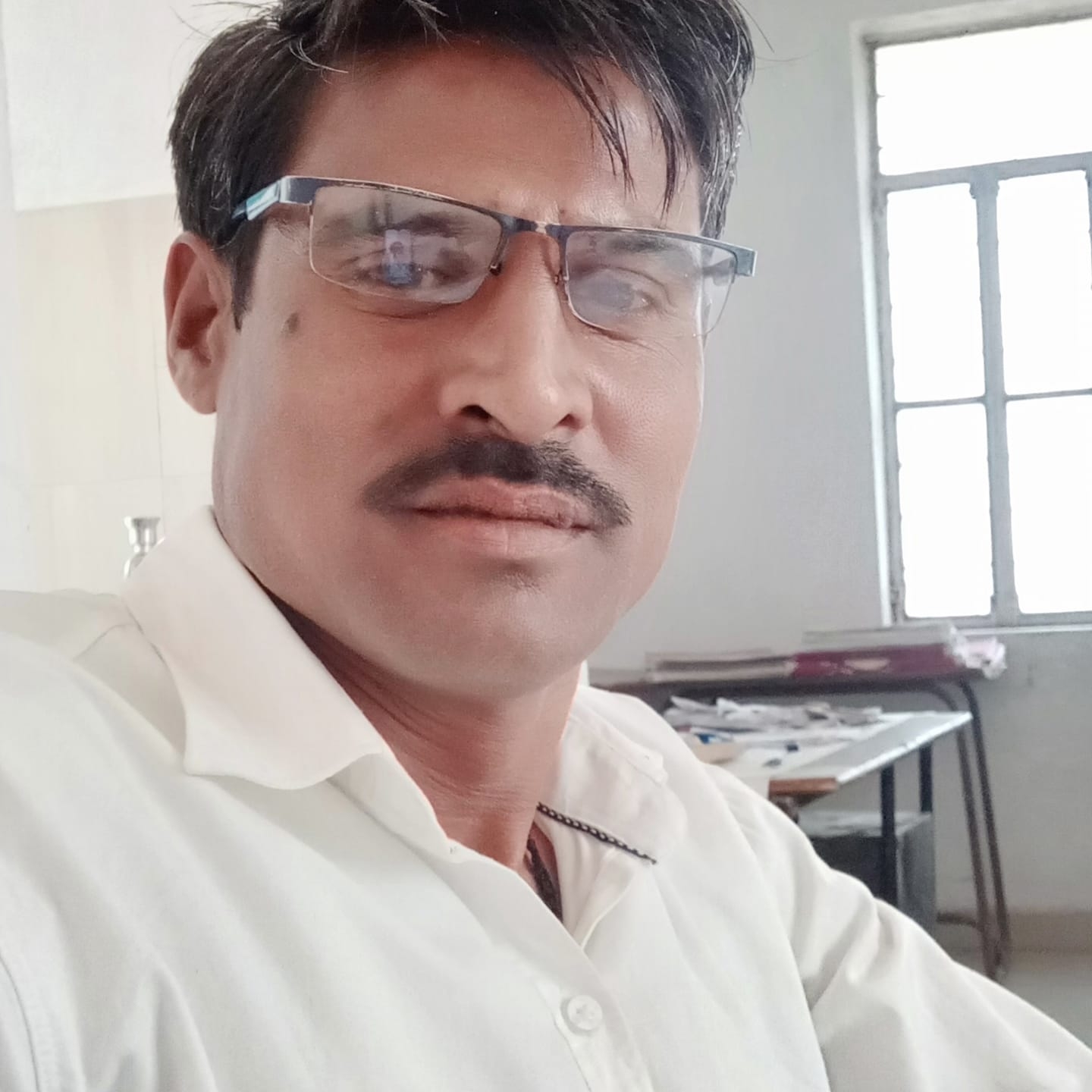 Hariom Chobdar