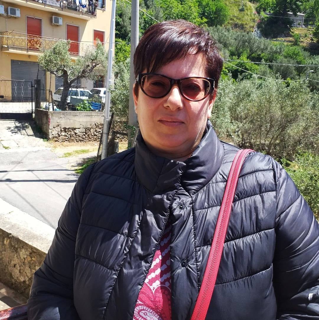 Una texture corposa che si fonde sulla pelle, lasciandola morbida e ...