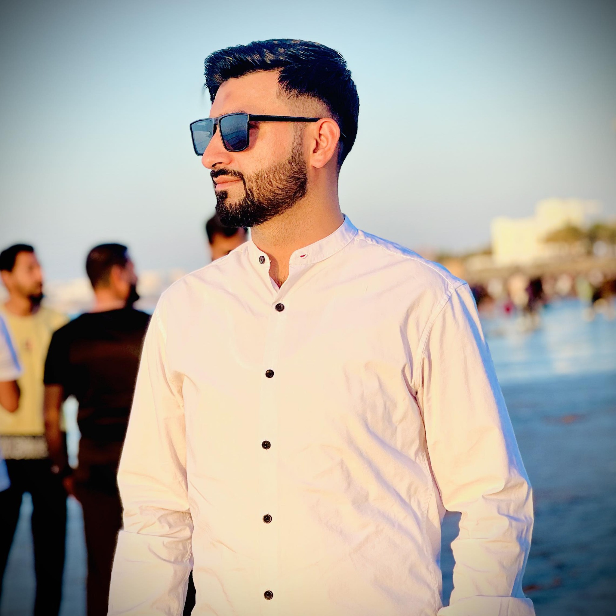 #iPhone17Pro #TechMemes #PakistaniMemes #Viral | Raja Inzamam Ul Haq