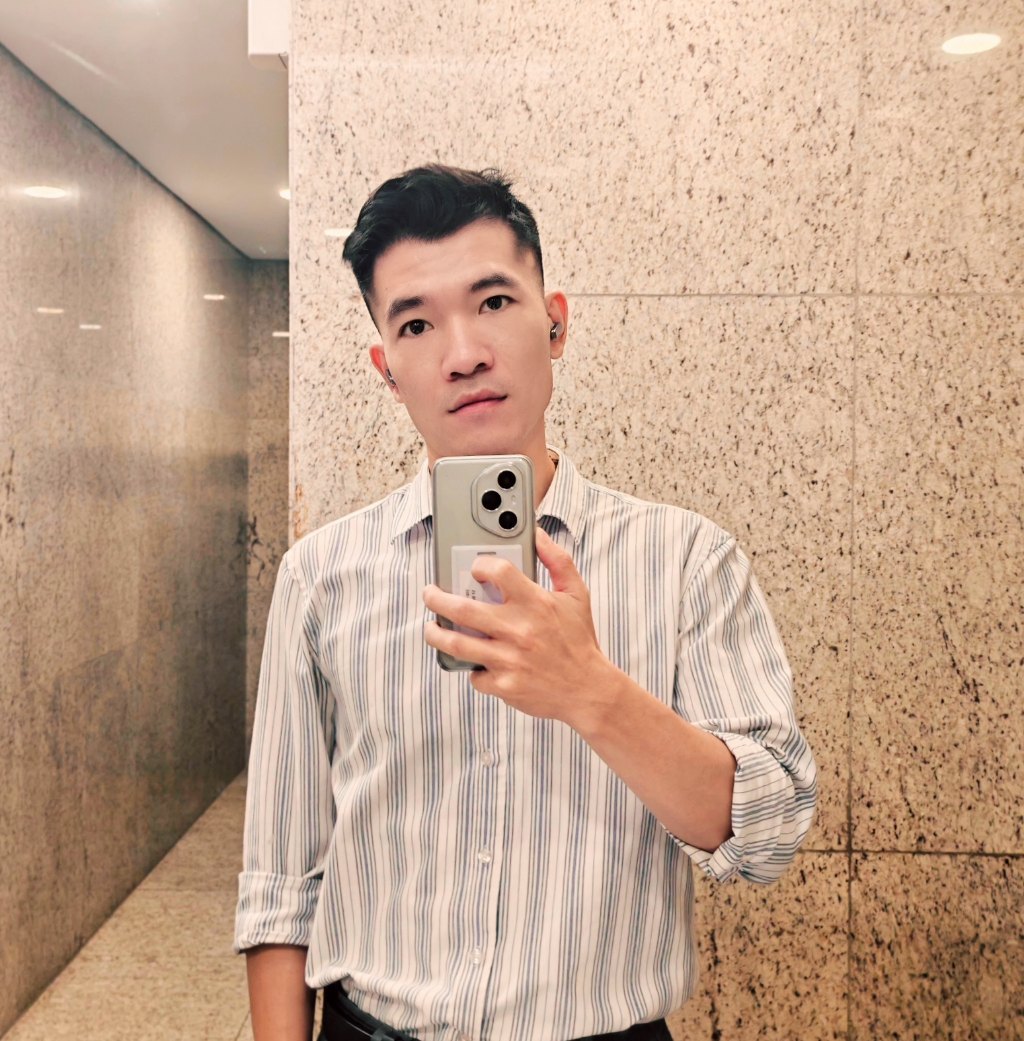 Các bác cho e tham khảo con nào ok hơn với ạ | Facebook