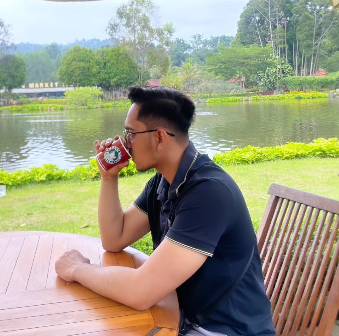 Dokter Gigi Azis Surya