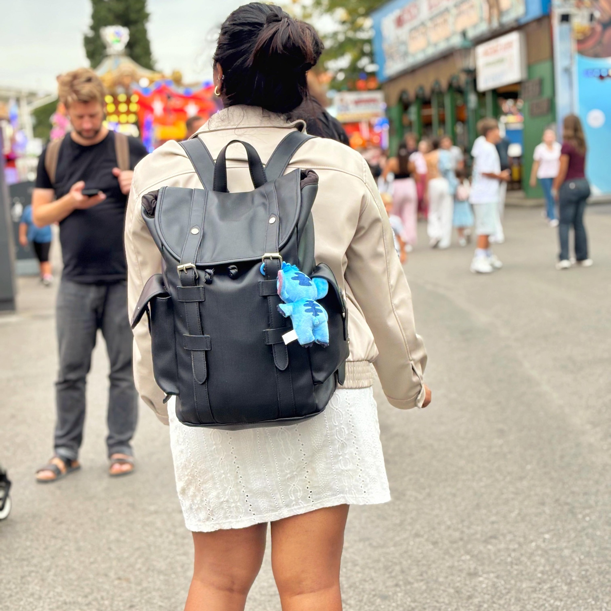 Random people, the sweetest vibes, and a little Oktoberfest magic! 🩷🇩🇪 ...