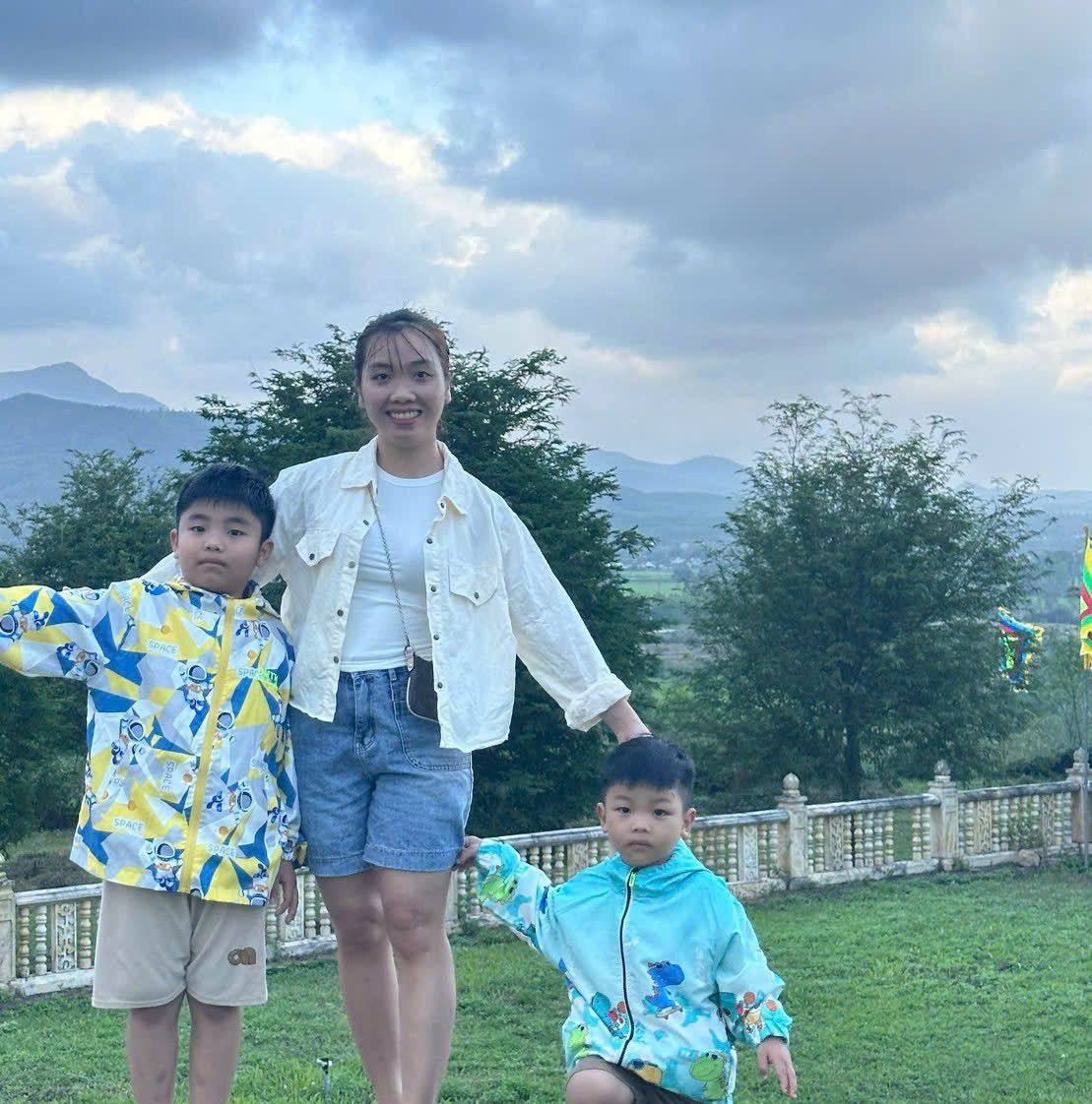 Cuối tuần, chị em Kem Ken đi chơi về, và Ken ngủ trên xe luôn á. Đảm ...