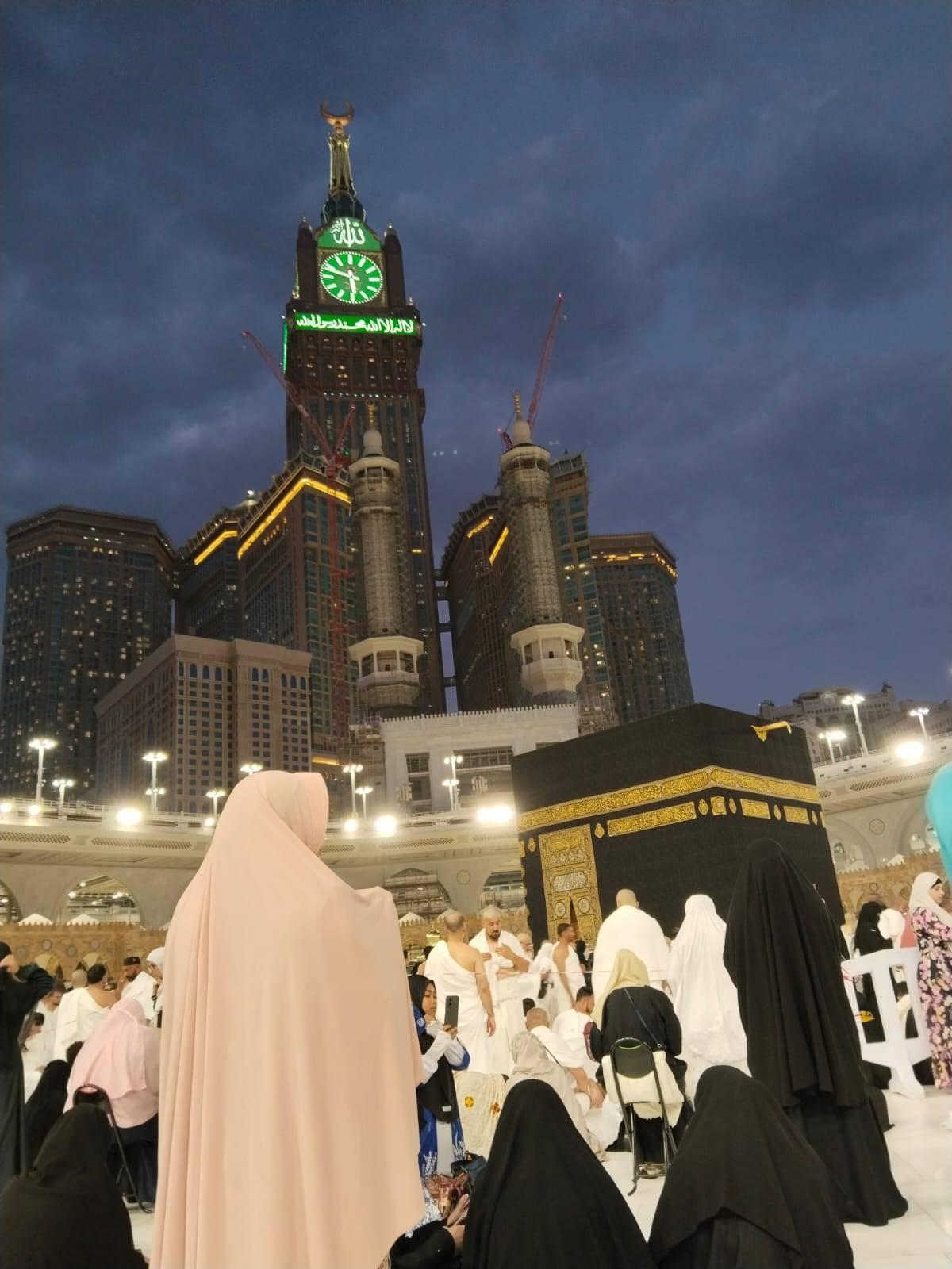 Rumi Dan Raya