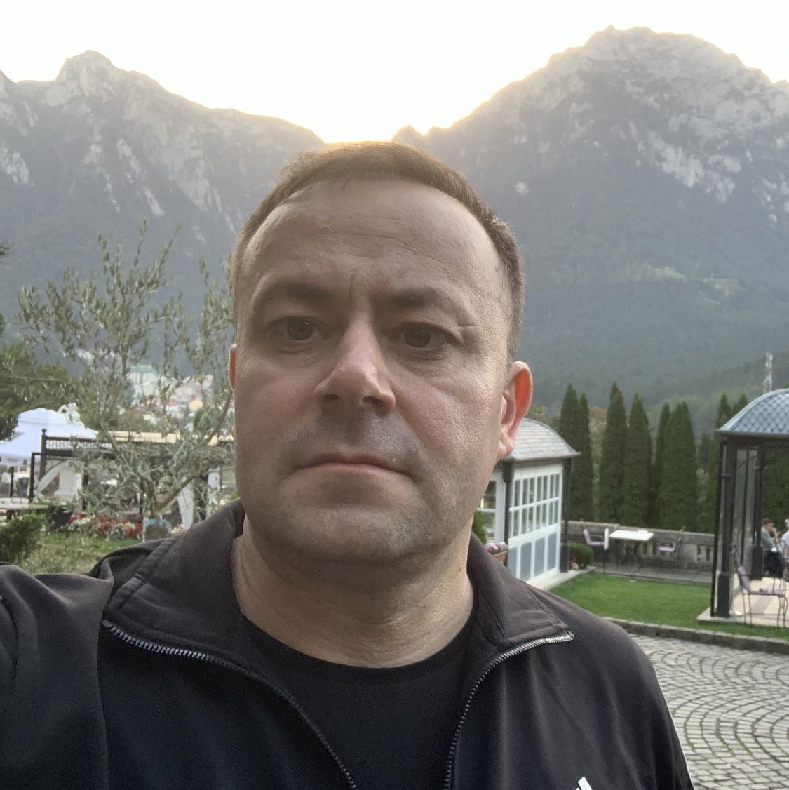 Va invit sa ascultați o melodie compusa și interpretata de mine pe ...