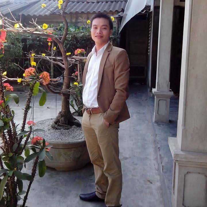 Em hát bài bến sông chờ xem sao Dạ hôm nay em gái Huế xin hát theo yêu ...