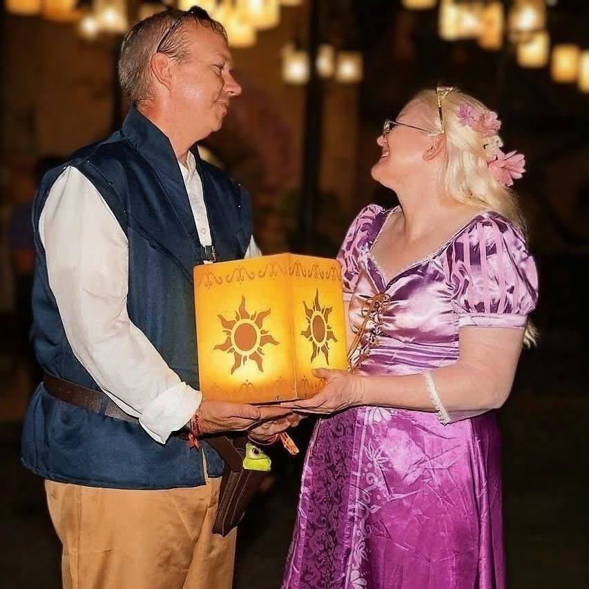 Walt Disney World Tips and Tricks | Epcot dining 🩶 | Facebook