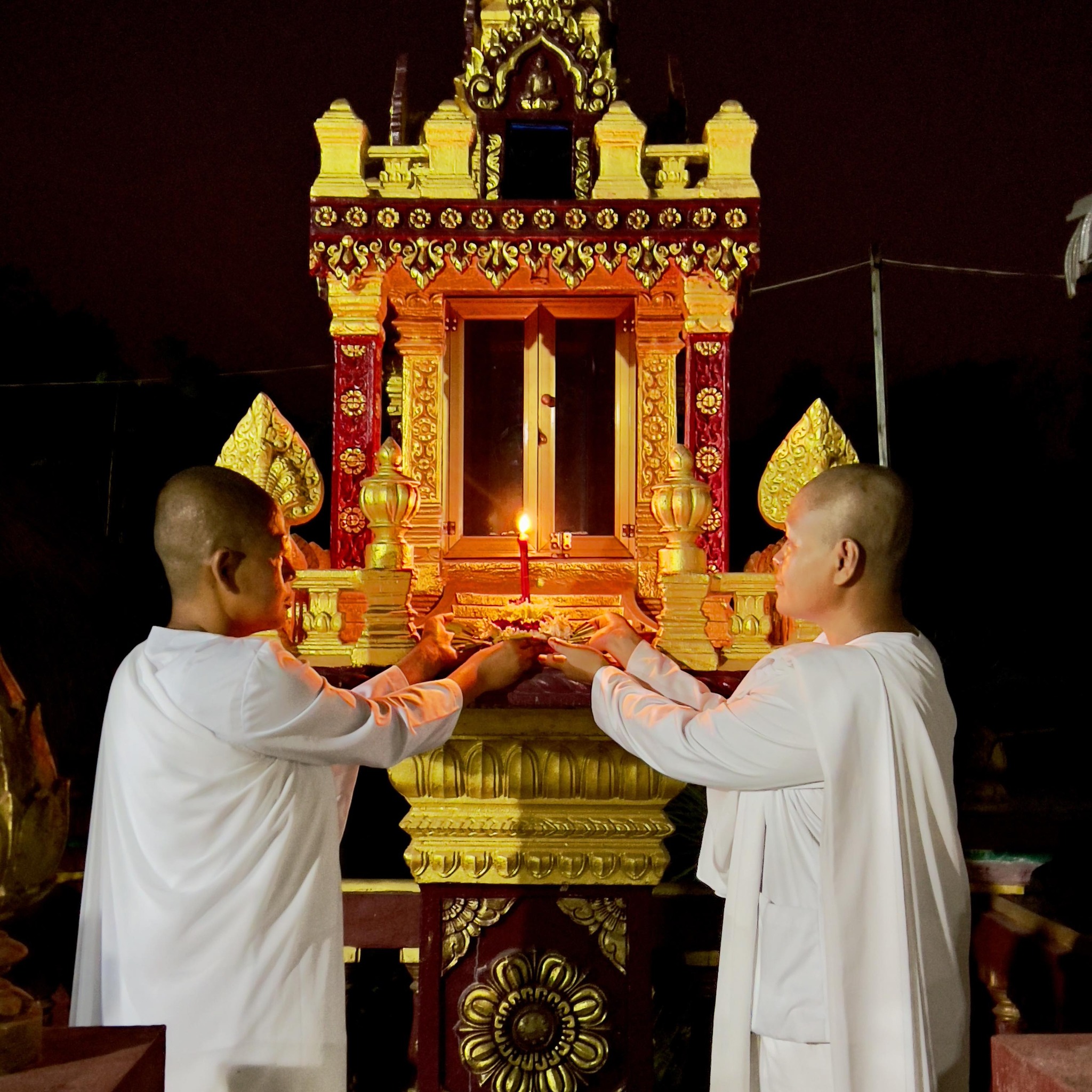 ☸️យោ ធម្មំ បស្សតិ សោ មំ បស្សតិ បុគ្គលណាឃើញធម៌ បុគ្គលនោះឃើញតថាគត។ 🪷យោ មំ ...