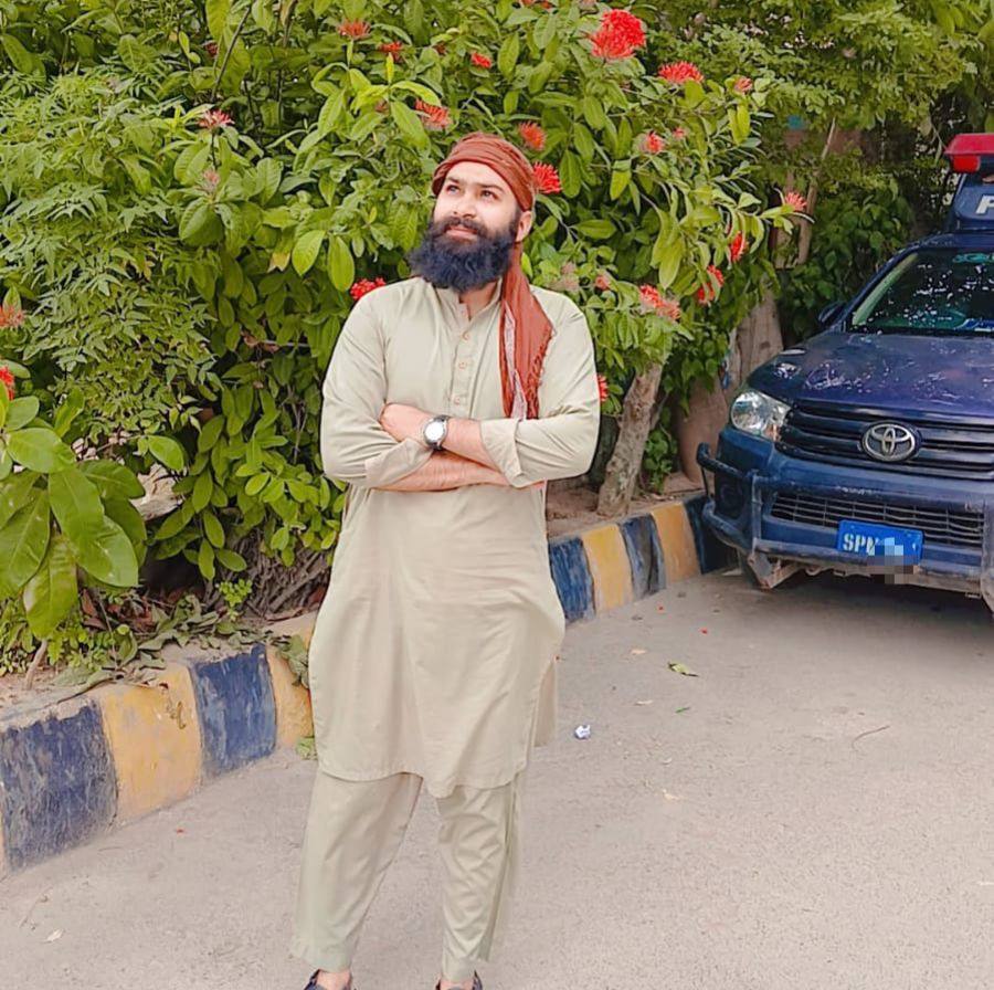 hammad-posting-how-to-spot-a-shapatar-facebook