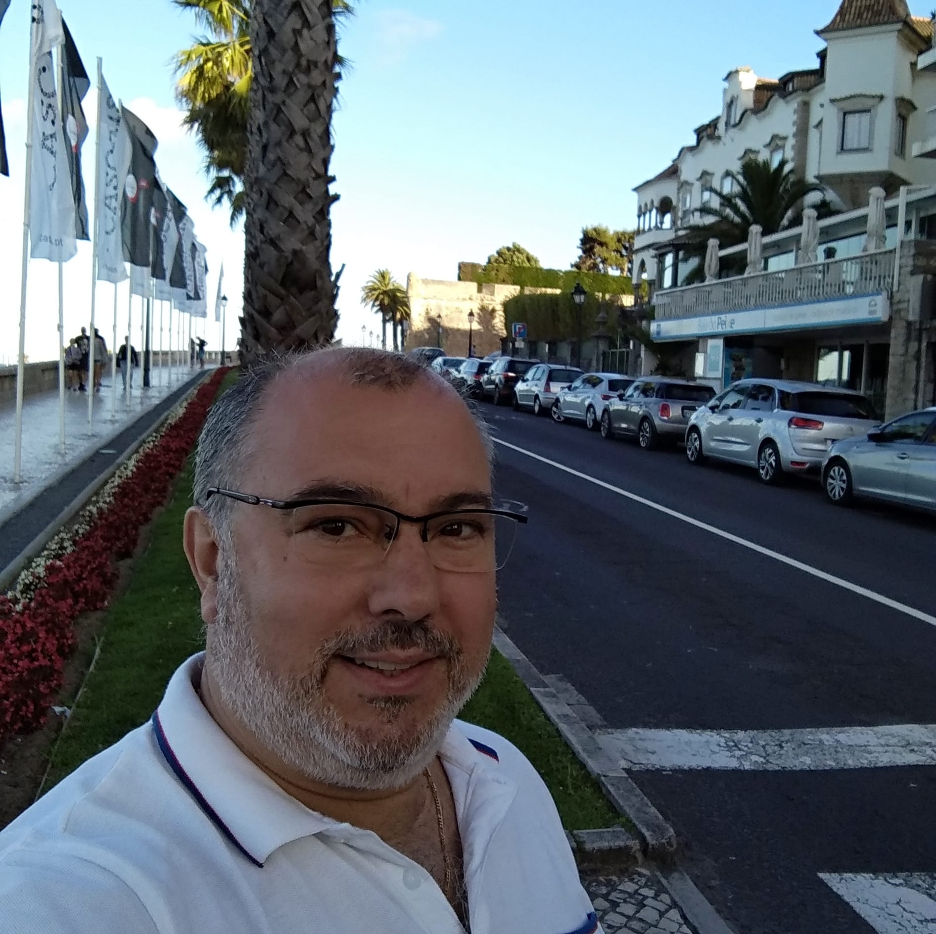 António Ramos - E o dia amanheceu com uma luz diferente. A... | Facebook