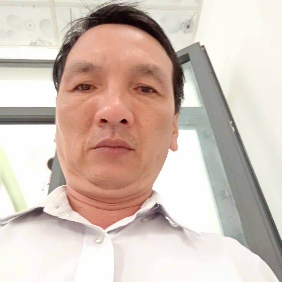 Đường phố muôn màu sao thiếu em. Về đâu làn tóc xoã bên rèm # ...