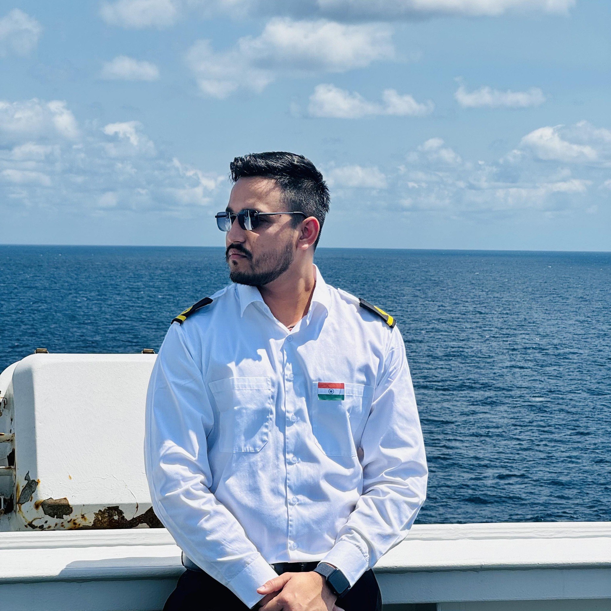 Aao tum bhi lelo maja 🛳️⚓️ Follow @alpha.sailor for more #sailwithalpha ...