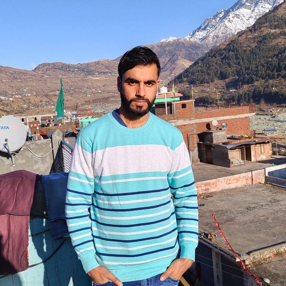 Wo rehbar ore rehnma kha hai jo muja galat boolta tha ka bahi tu galat ...