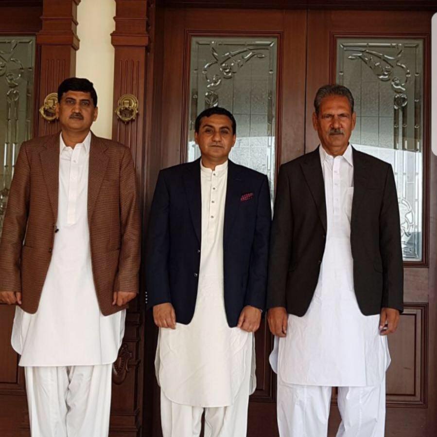 pakistan-puchta-hai