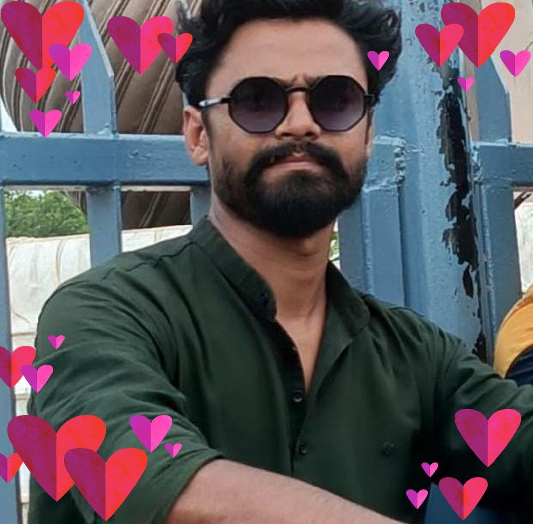 facebook-insta-viral-india-likes-cop-vikas-vivek