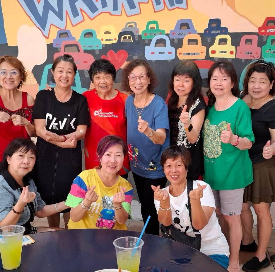 8/10/26 Thursday afteroon beginner class learning a new dance ' Ai Qing ...
