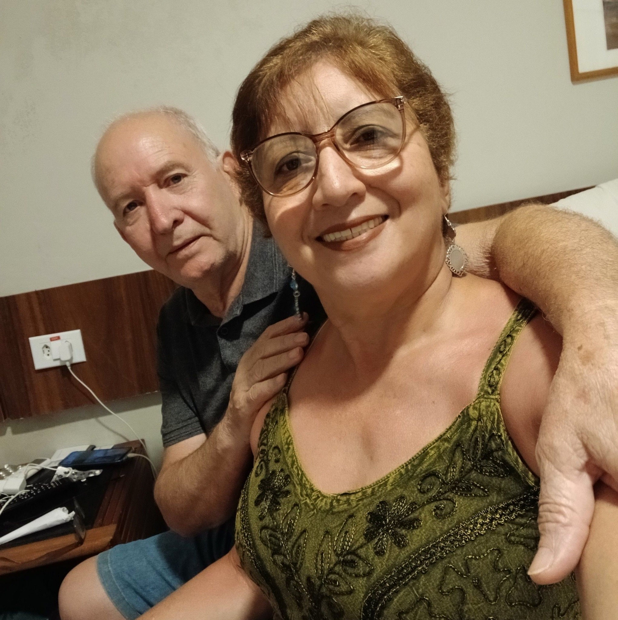 Comparando as manifestações políticas!Dois vídeos, duas formas de se ...