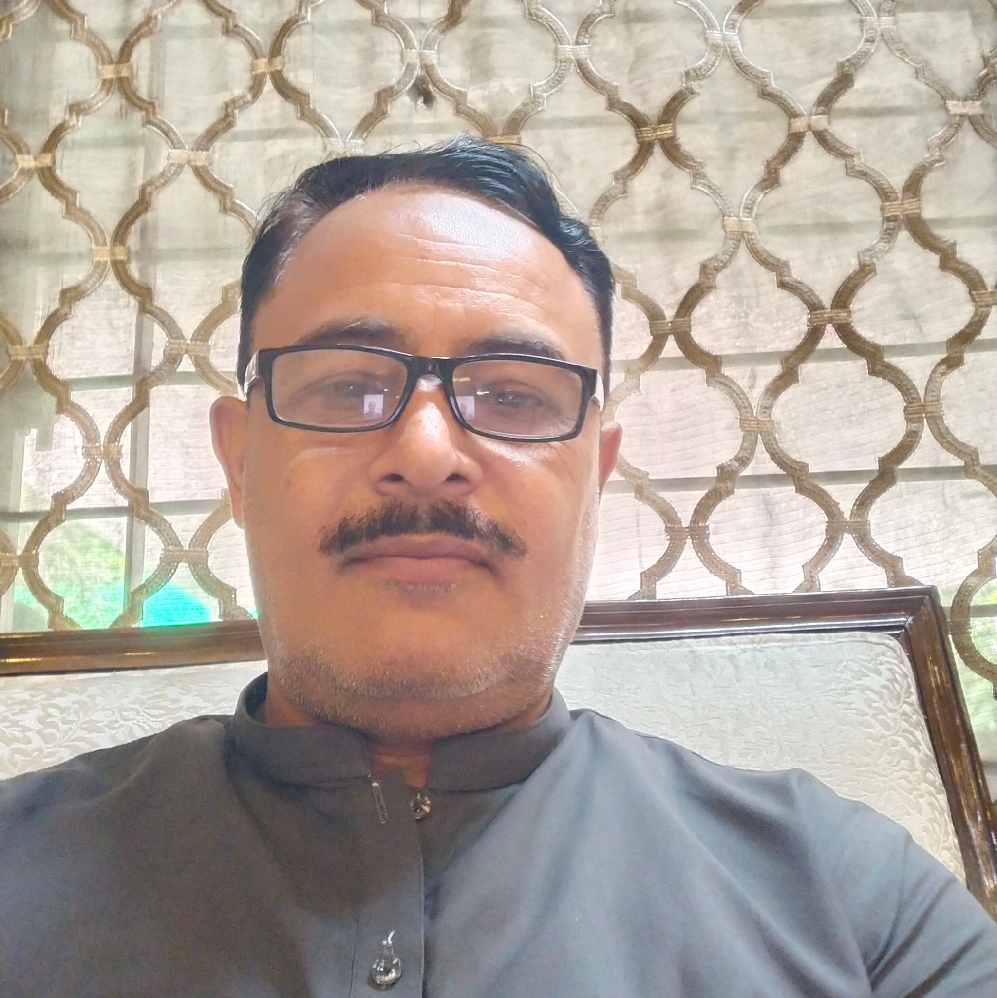 eh-bhai-dekho-singer-ke-song-per-acting-aur-lipsing-karta-hai-aur-bhai