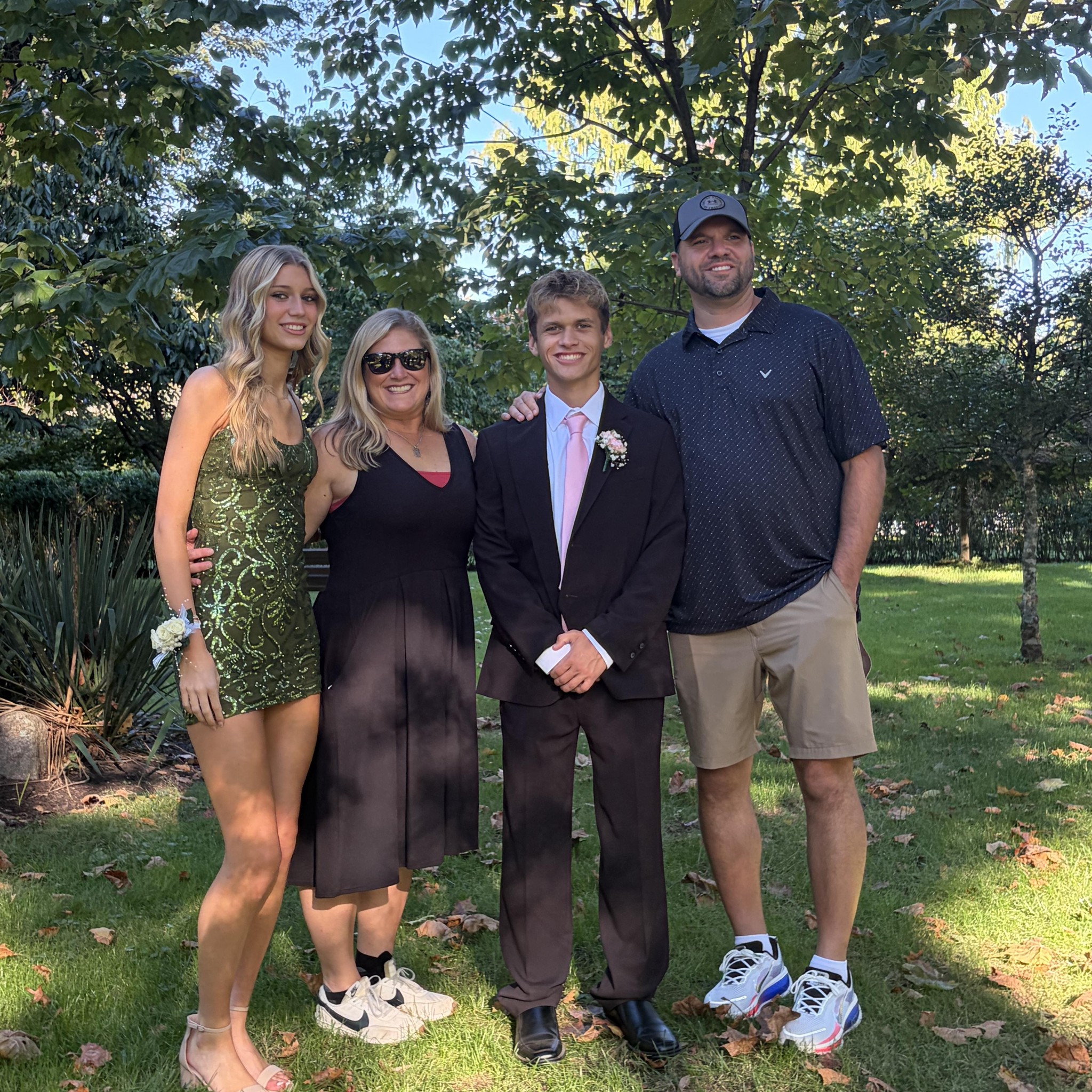 Kristen Allen Withrow (@kristen.allenwithrow) • Facebook, Connect with ...