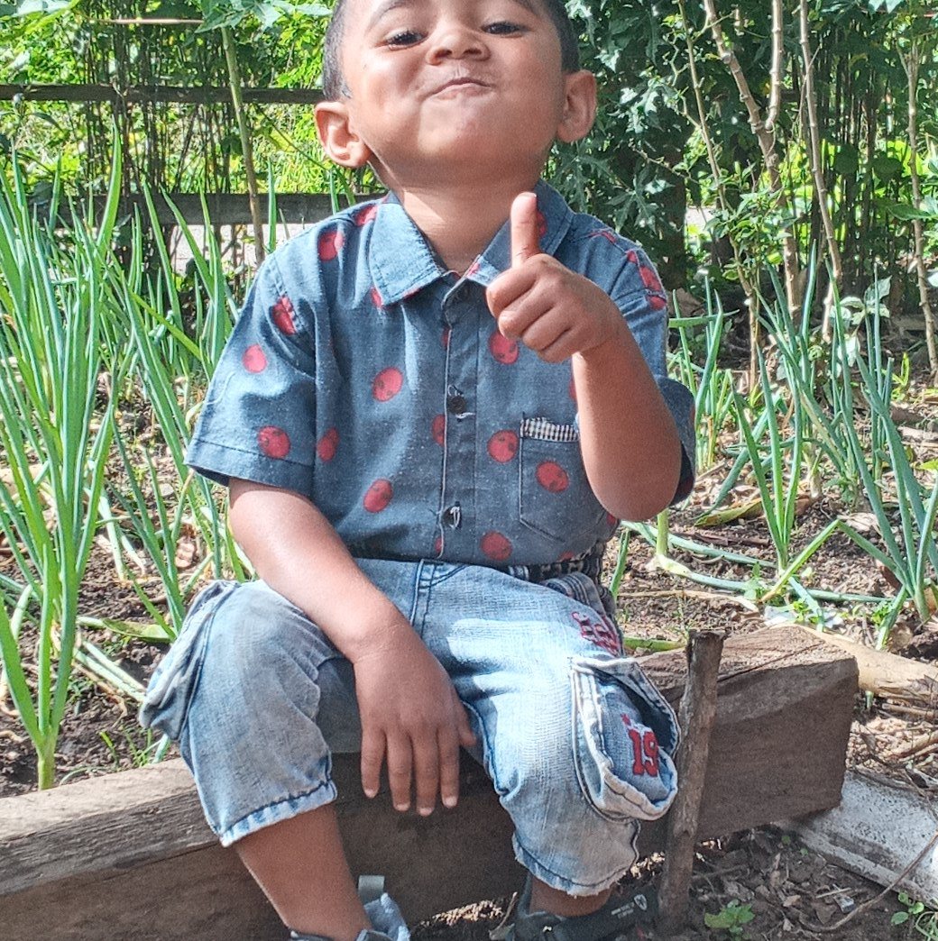 Waktu acara komunio ,Anak dari Bapk Yery Deu ,selamat Berbahagia #foto ...