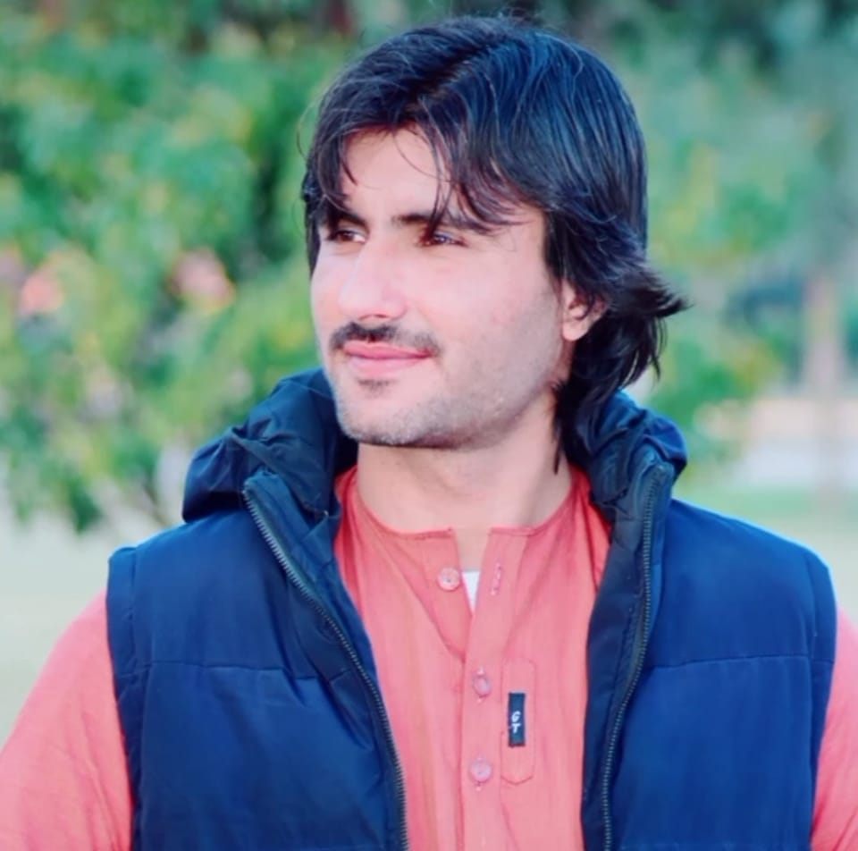 Kakarzadi 👑 💖🥀🌹🌹🌹 | Sidra Kakar