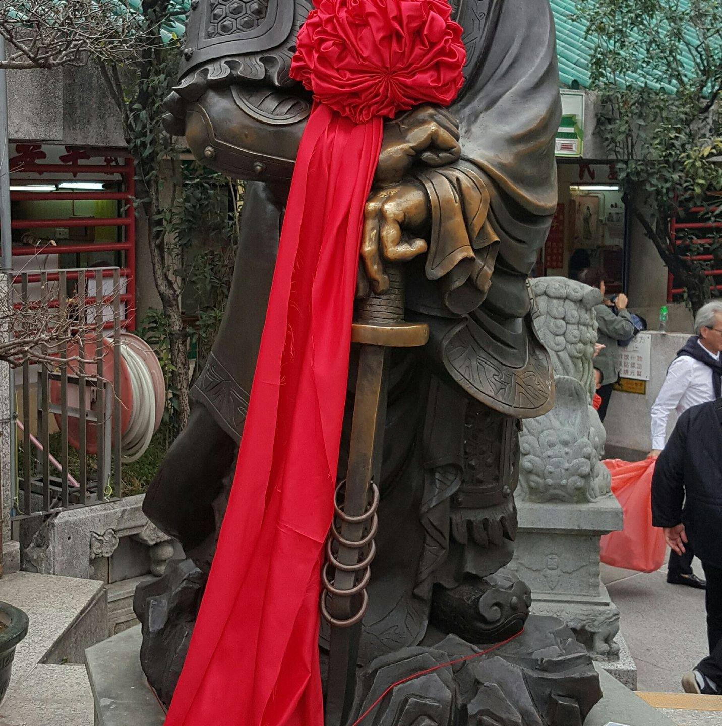 香港企業監察 - 【港鐵忘記了自己是公共事業嗎？】 港鐵何文田站出口改名事件，港鐵一度把A出入口的「愛民邨/何文田邨」從天花板指示牌刪除，代以 ...