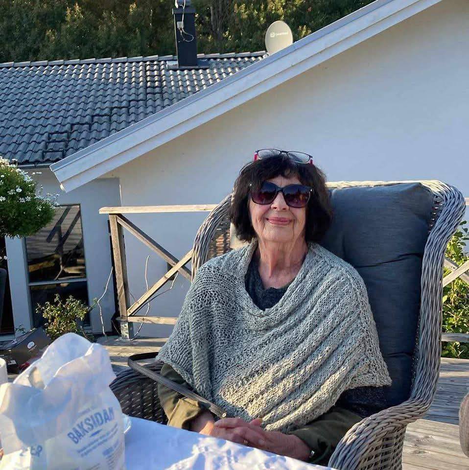 Hunden Lacky har tumör i mjälten . ( slozina = mjälte ) | Adoptera En Hund