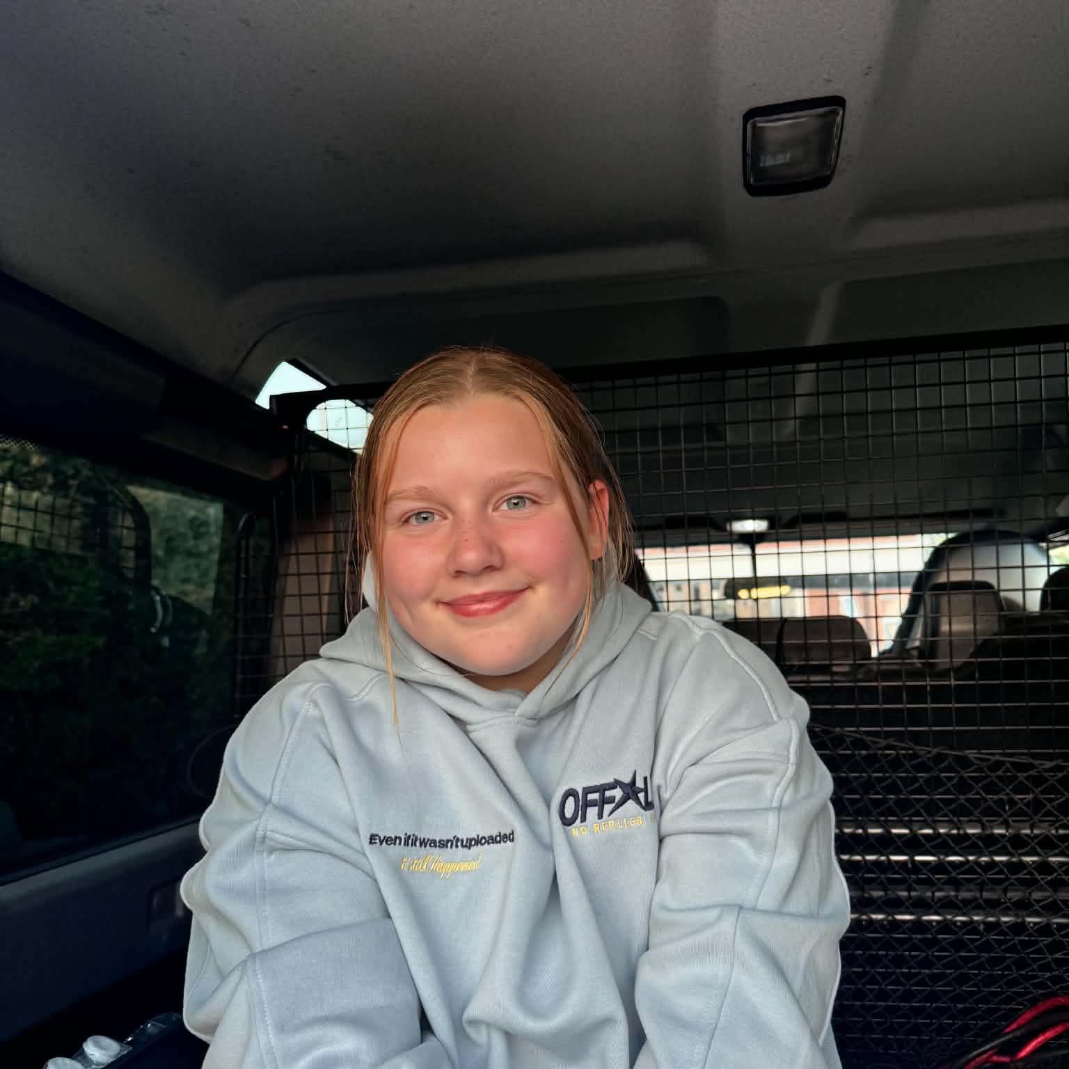 Hi does anyone no someone that can pick a lock on a roof boxes please ...