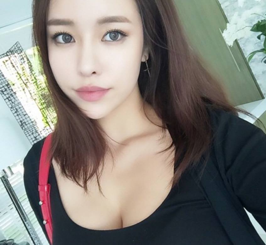 Joanne Tan updated her status.