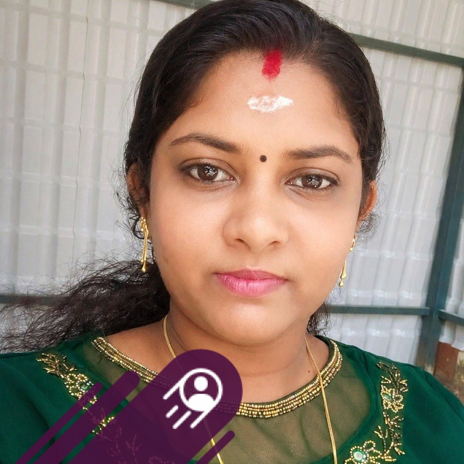 കടലിന്റെ ശാന്തതയിലേക്ക് നോക്കി, തിരമാലകളുടെ വരവും പോക്കും കണ്ടുനി ...