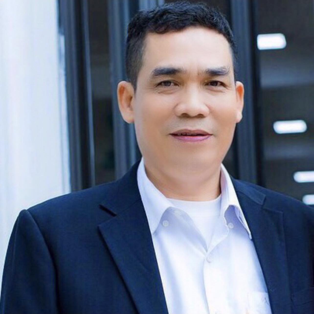 Lá trút rơi nhiều đâu phải bởi mùa thu. Mà chỉ cần chuyển màu cái ảnh ...
