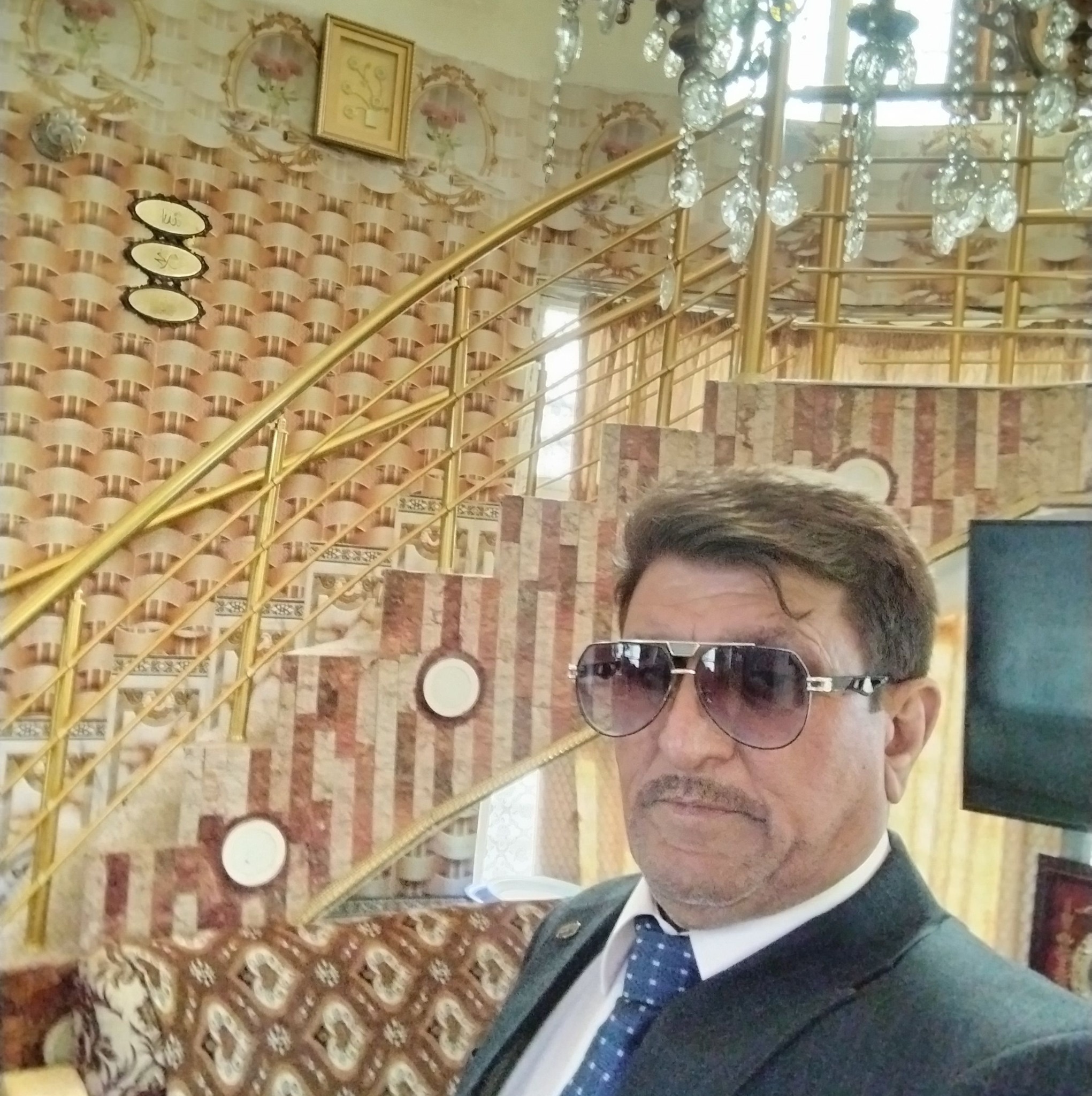 عالم الزراعة والنباتات المنزلية | زراعة بذور زنبق المطر الاصفر | Facebook