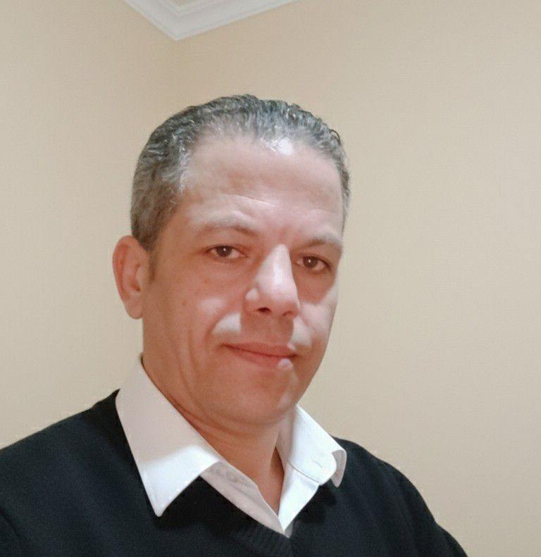 كل الأطفال يولدون وهم يحملون بالقوة حسا إبداعيا ينتظر من الأسرة أن ...