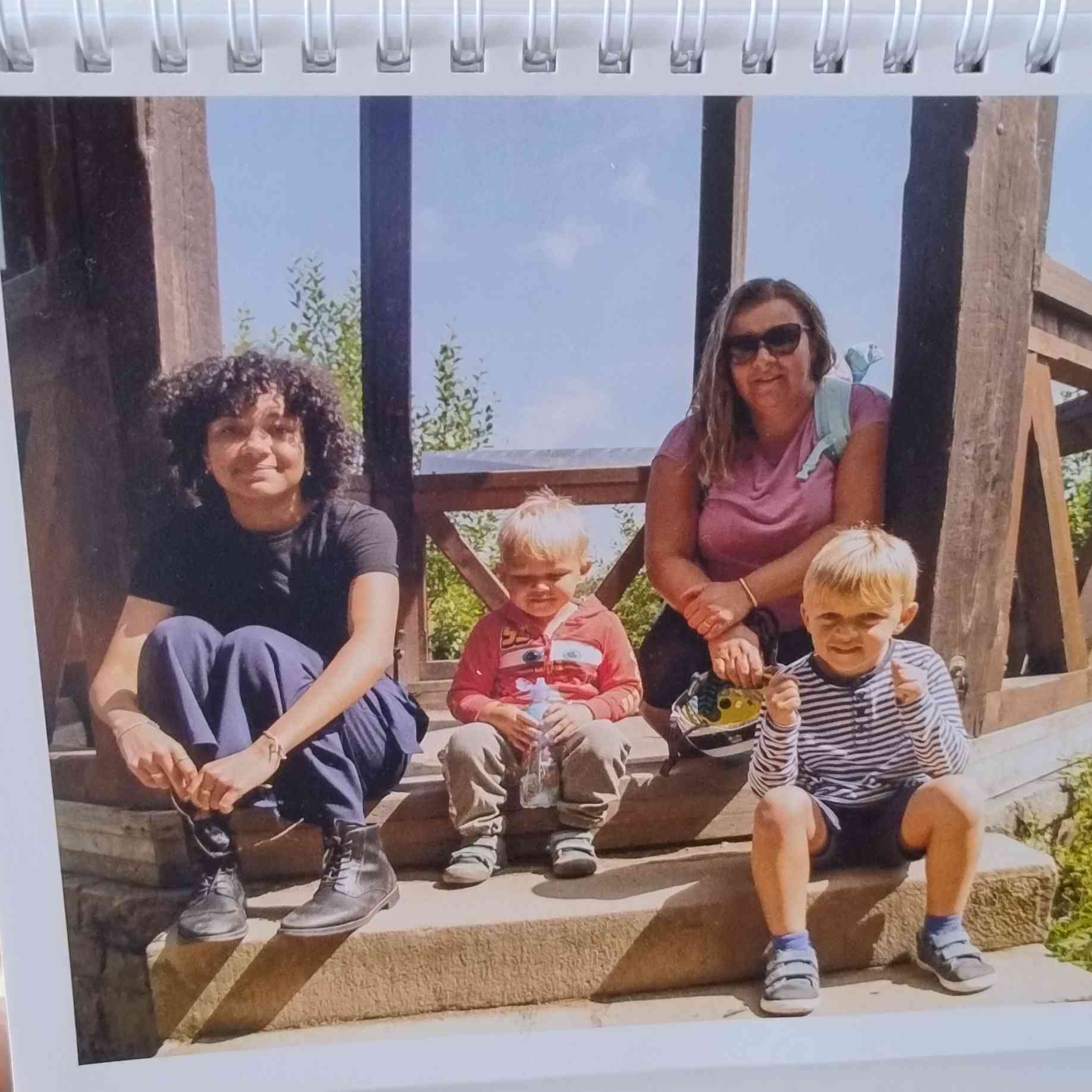 Místo, kde si dáš kávu a nikam nespěcháš. ☕️ Zahrádka v centru, ale bez ...
