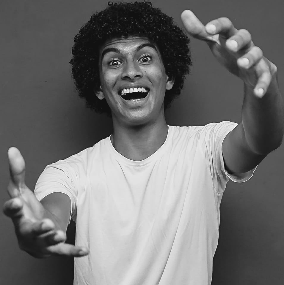 ඉතිං ඒක ලස්සන දවසක් ️ loading Thank you The Wonder Frames 🎬 ...