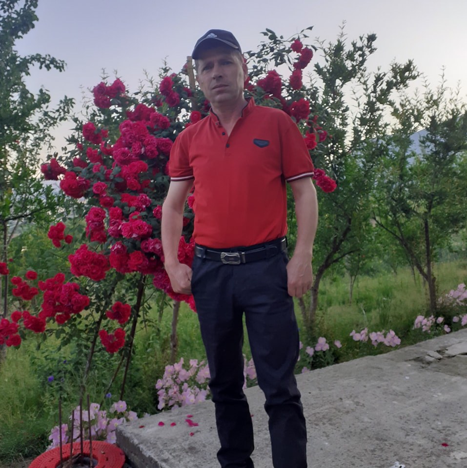Protestuesit e hedhin në lumin Lanë deputetin e PD-së, Klevis Balliu ...